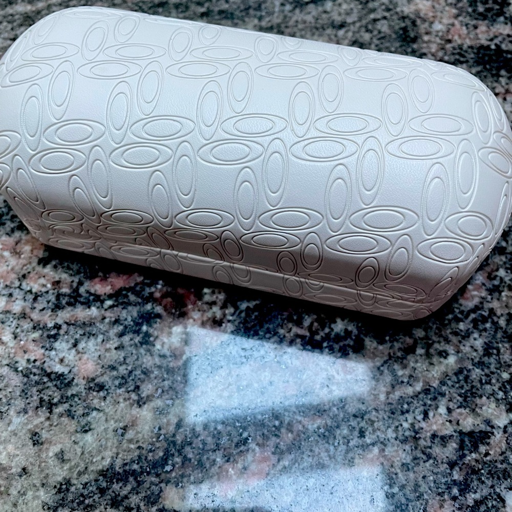 New Oakley Case